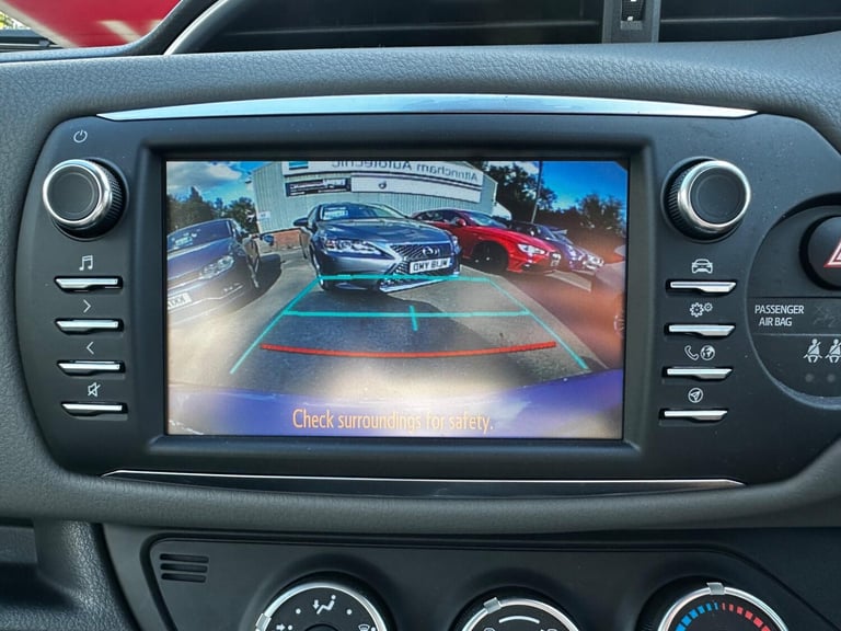 2019 Toyota Yaris 1.5 VVT-i Icon Tech Euro 6 5dr HATCHBACK Petrol Manual