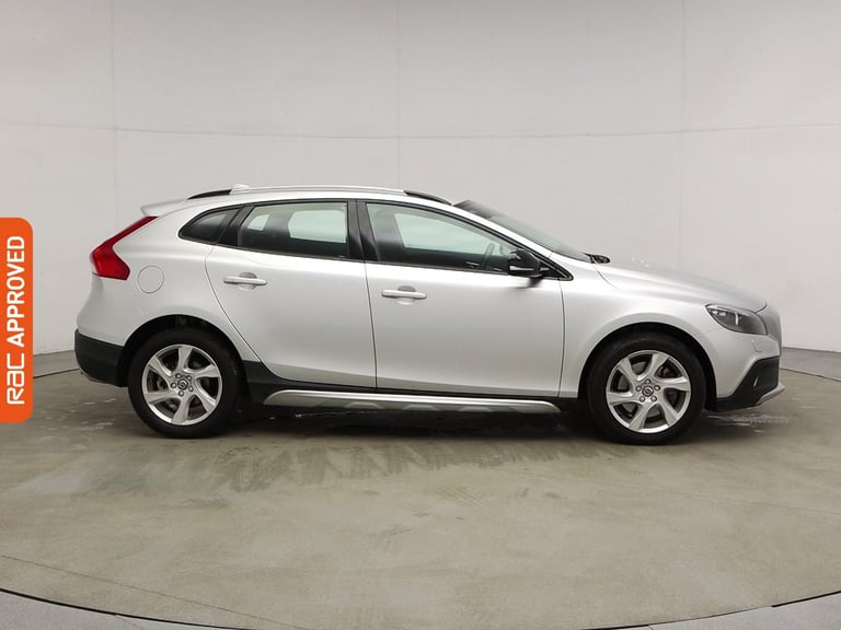2016 Volvo V40 Cross Country 2.0 D2 Lux Hatchback 5dr Diesel Manual Euro 6 (s/s) (120 ps) Hatchba...