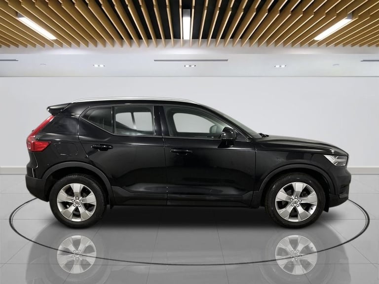 2020 Volvo XC40 2.0 D3 MOMENTUM 5d 148 BHP Estate Diesel Automatic