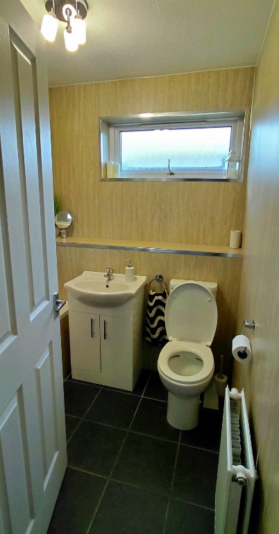 2 bedroom house in Lenzie Avenue, Livingston, West Lothian, EH54 8NU