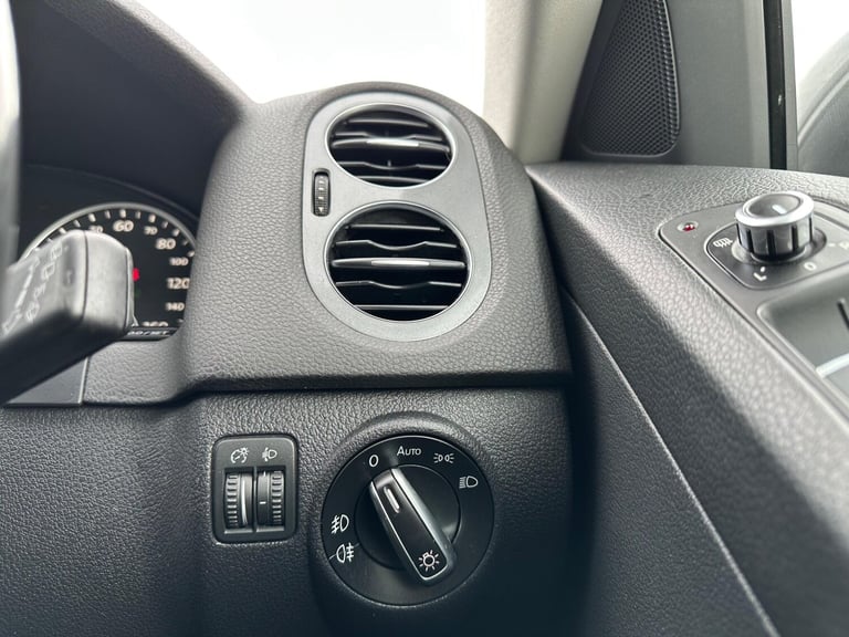 2013 Volkswagen Tiguan 2.0 TDI BlueMotion Tech Match DSG 4WD Euro 5 (s/s) 5dr ESTATE Diesel Autom...