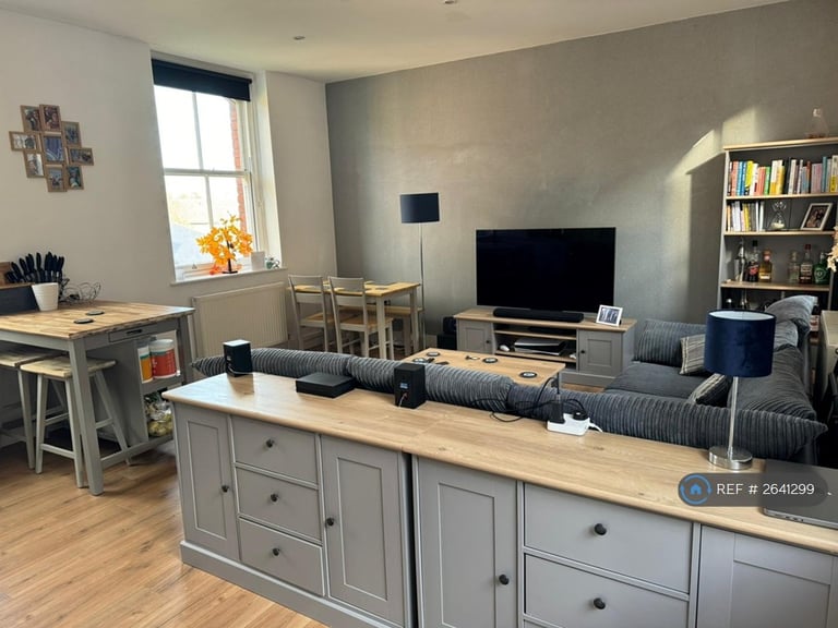 3 bedroom flat in New Hall, Liverpool, L10 (3 bed) (#2641299)