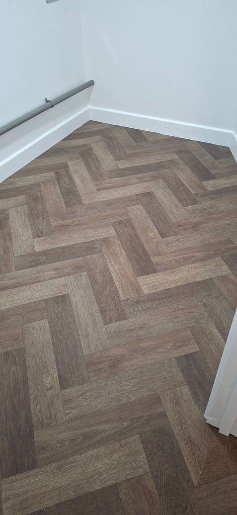 Treatment room available for rent 