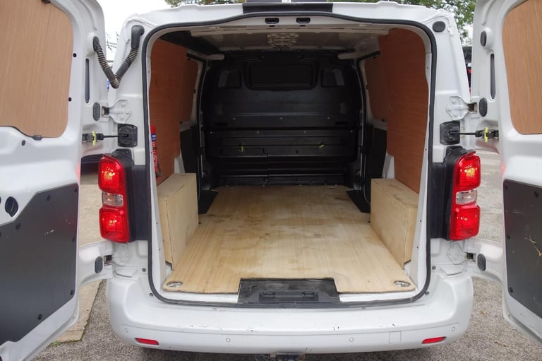 Vauxhall Vivaro 2700 1.5d 100PS Sportive H1 Van DIESEL MANUAL 2022/22