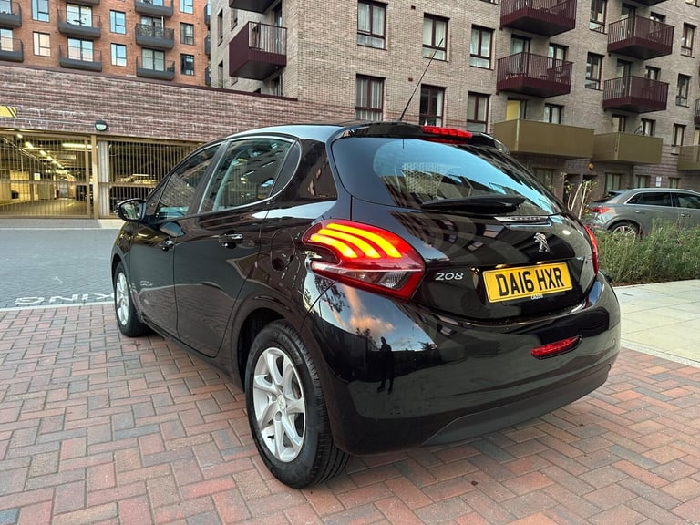 2016 Peugeot 208 1.2 PureTech Active Euro 6 5dr HATCHBACK Petrol Manual