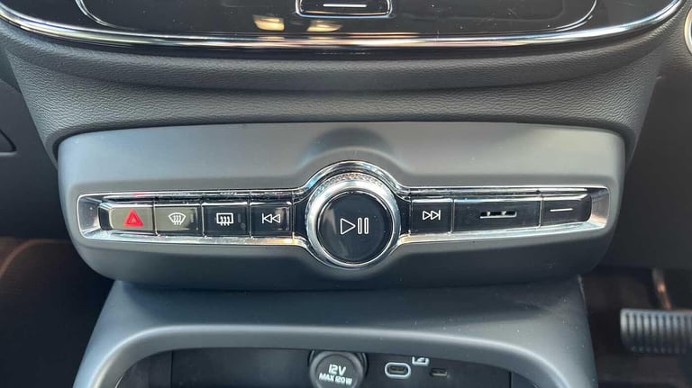 2024 Volvo XC40 Plus B3 Mild hybrid ESTATE Petrol/Electric Hybrid Automatic