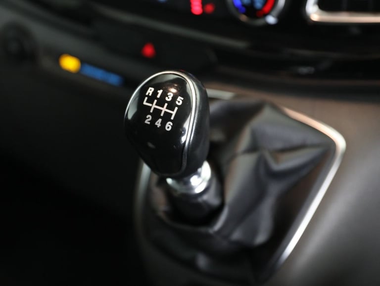 2023 Ford Transit Custom 2.0 300 EcoBlue Limited Panel Van 5dr Diesel Manual L2 H1 Euro 6 (s/s) (...