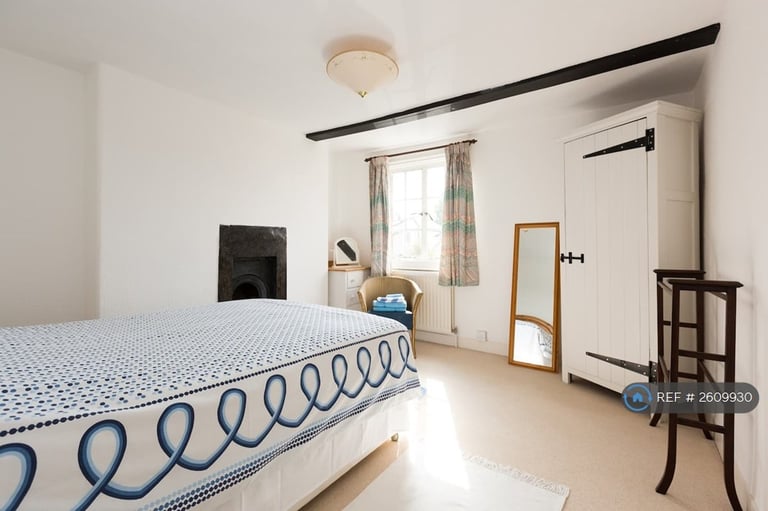 3 bedroom house in Reading Road, Henley-On-Thames, RG9 (3 bed) (#2609930)