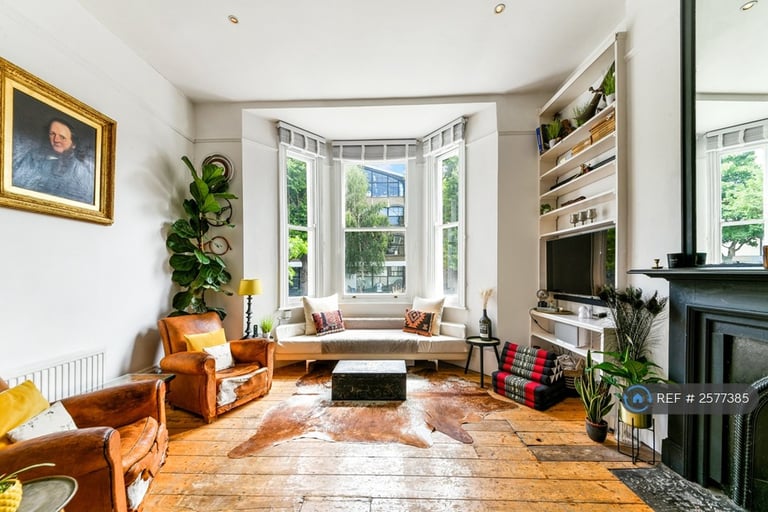 2 bedroom flat in Lancaster Road, London, W11 (2 bed) (#2577385)