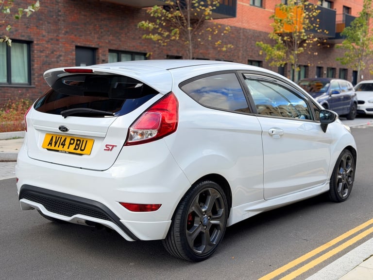 2014 Ford Fiesta 1.6 EcoBoost ST-2 3dr HATCHBACK Petrol Manual