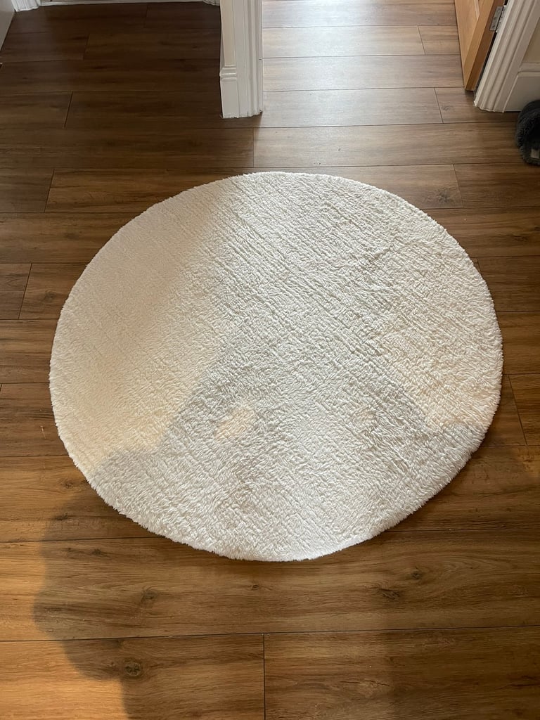 Round white sheep fur style Turkish rug 120cm