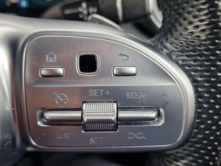 2020 Mercedes-Benz GLC 2.0 GLC300de 13.5kWh AMG Line (Premium) G-Tronic+ 4MATIC Euro 6 (s/s) 5dr ...