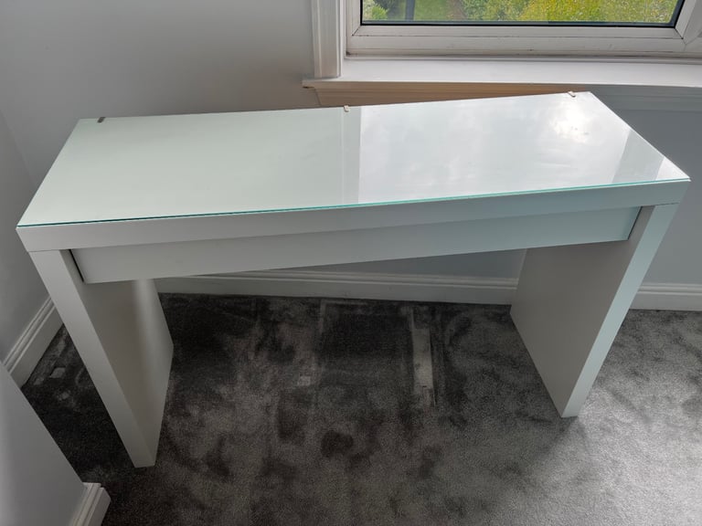 IKEA MALM Dressing table (white) 