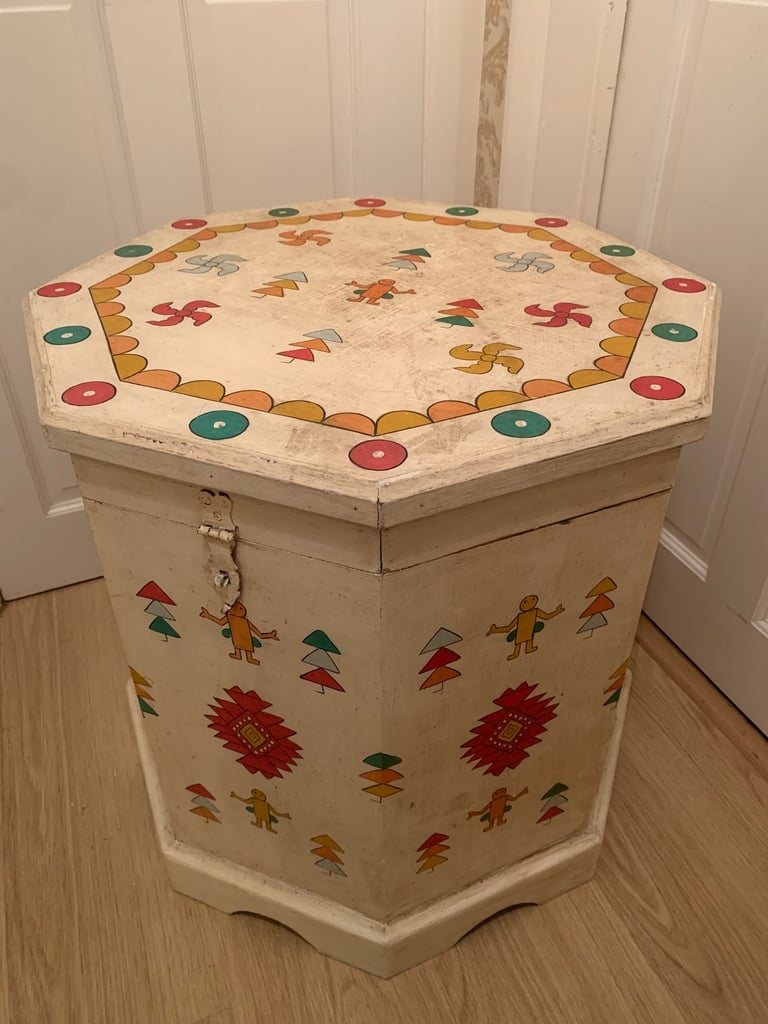 image for Traditional Style Toy Box - Toys Storage Box - Can Deliver 
