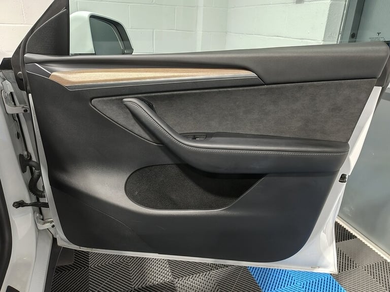 2022 Tesla Model Y Long Range AWD 5dr Auto MPV ELECTRIC Automatic