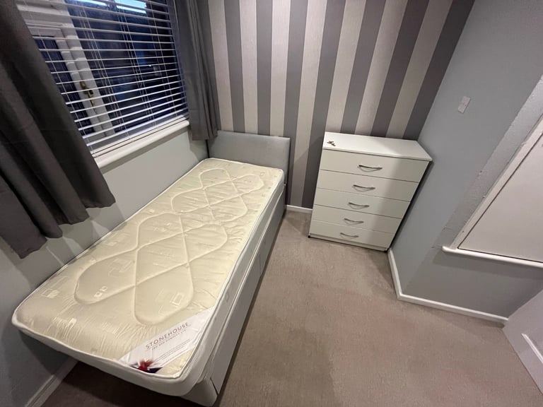 Single room furnished bills included