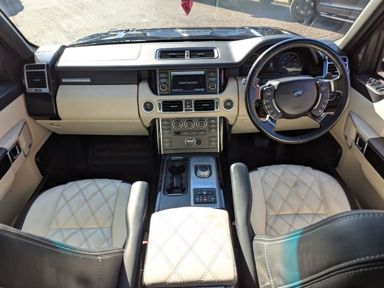 2011 Land Rover Range Rover 4.4 TD V8 Vogue SUV 5dr Diesel Auto 4WD Euro 5 (313 bhp) ESTATE Diese...