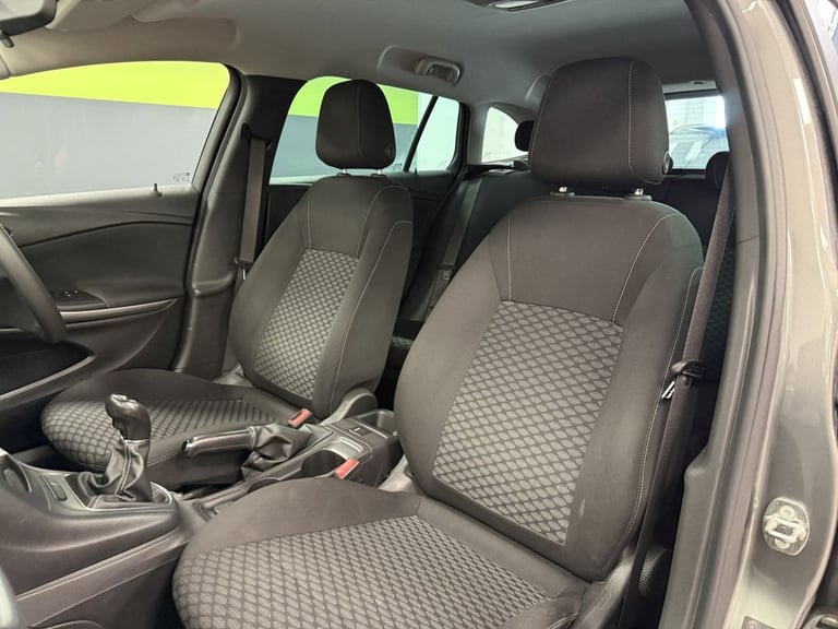2018 Vauxhall Astra 1.6 CDTi ecoFLEX Design Sports Tourer 5dr Diesel Manual Euro 6 (s/s) (110 p E...