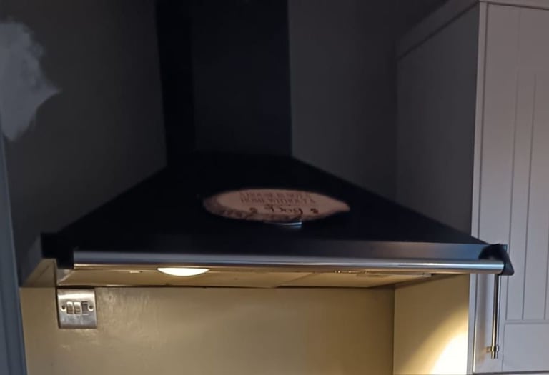Range Master Cooker and Extraction Hood