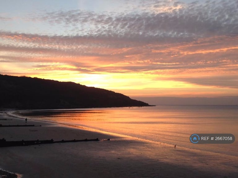 3 bedroom flat in Pilots Point, Totland Bay, PO39 (3 bed) (#2667058)