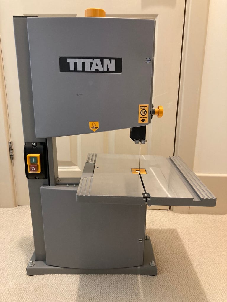 image for Titan TTB705BD8 9 inch benchtop bandsaw