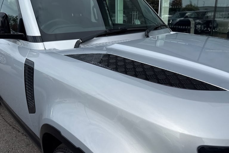 2024 Land Rover Defender 110 3.0 D300 110 X-Dynamic HSE 5dr SUV DIESEL Automatic