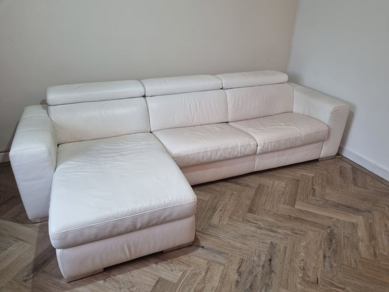 L SHAPE SOFA BED IN LEATHER