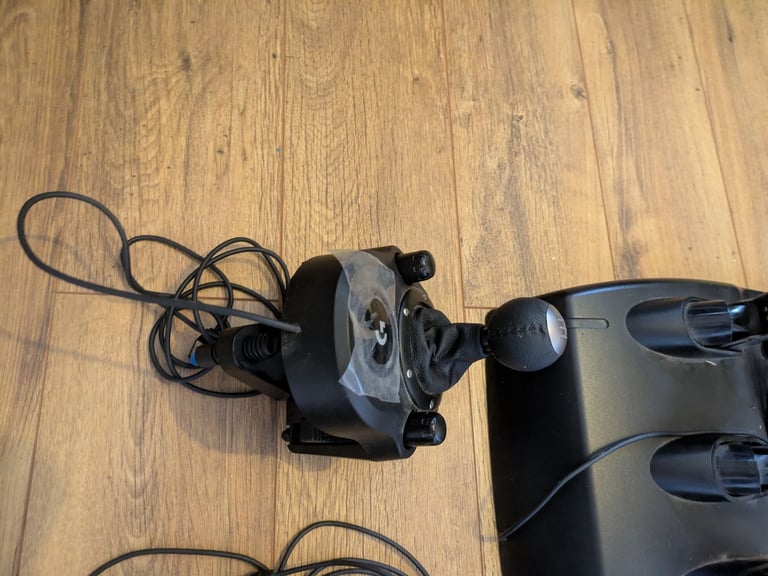 Xrocker racing seat and Logitech G920