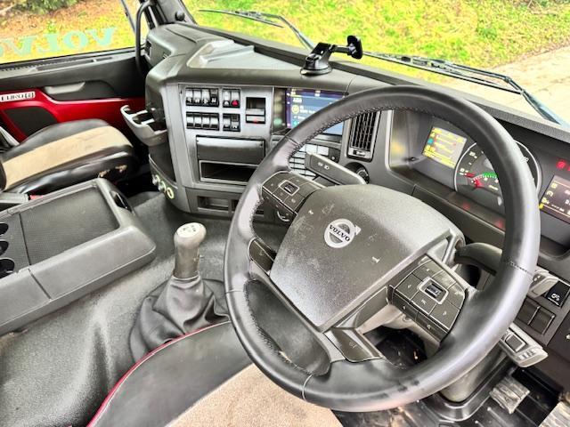 2018 18 Volvo FMX 420 E6 8x4 steel tipper Epsilon M125L crane& grab light bars 