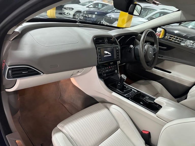 2016 Jaguar XE 2.0d Portfolio Euro 6 (s/s) 4dr SALOON Diesel Manual