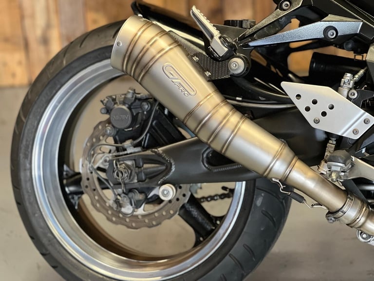 Kawasaki Z1000 ABS 2009 Lots of extras!