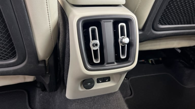 2022 Volvo XC40 2.0 B4P Plus Dark 5dr AWD Auto ESTATE PETROL Automatic