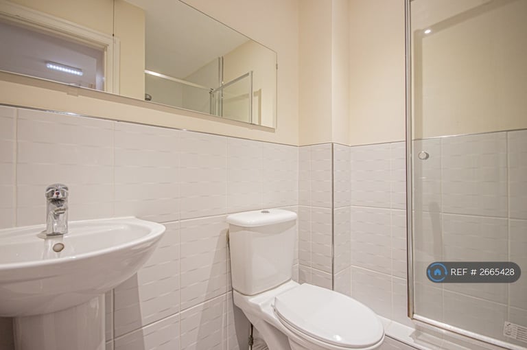 6 bedroom house in Gordon Street, Leamington Spa, CV31 (6 bed) (#2665428)