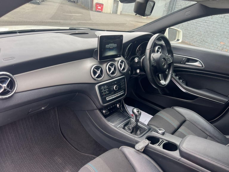 MERCEDES-BENZ CLA 2.1 CLA200d Sport 2017