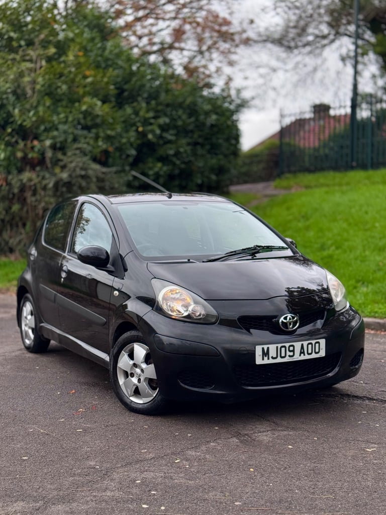 Toyota, AYGO, Hatchback, 2009, Manual, 998 (cc), 5 doors