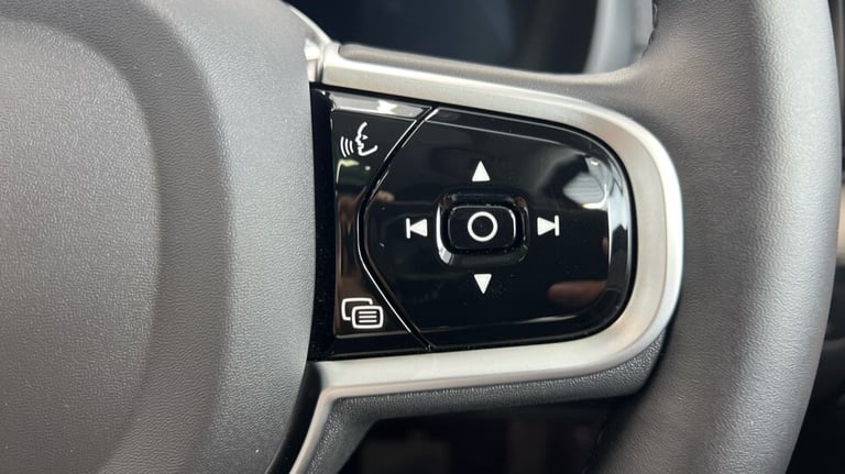 2025 Volvo XC90 Ultra, T8 AWD Plug-in hybrid, Dark, 7 Seats (BLIS, Panoramic Sunroof) Estate Petr...