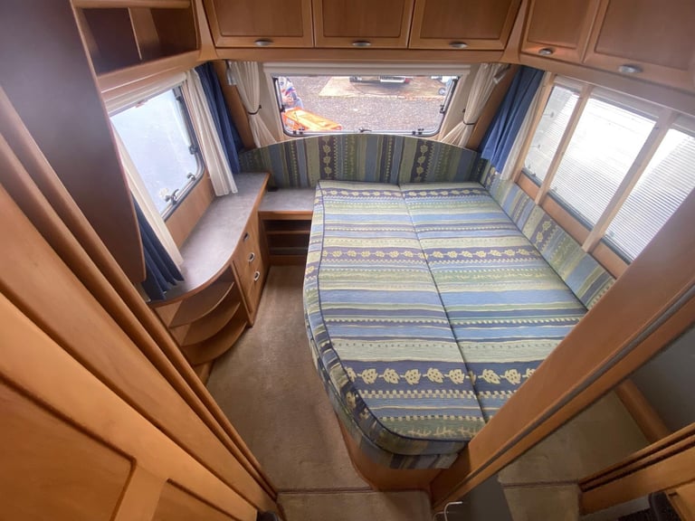 HYMER NOVA - 2001 - FIXED BED - 4 BERTH - BARGAIN BE QUICK 