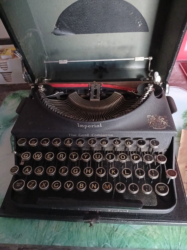 Antique imperial typewriter 