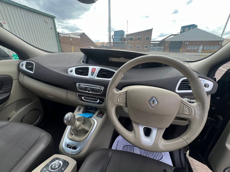 2010 Renault Grand Scenic 1.9 dCi Privilege TomTom 5dr MPV Diesel Manual
