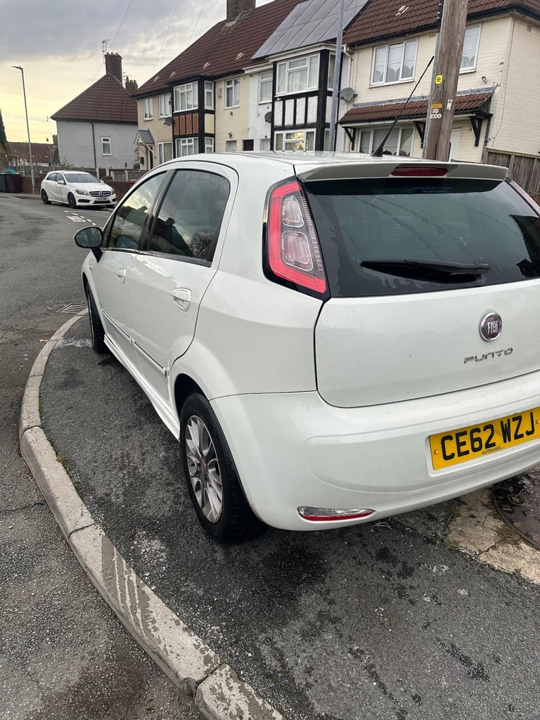 Fiat, PUNTO, Hatchback, 2012, Manual, 1368 (cc),5 doors - Image 5