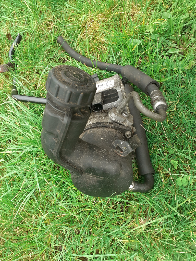 2012 Peugeot 508 Power steering pump