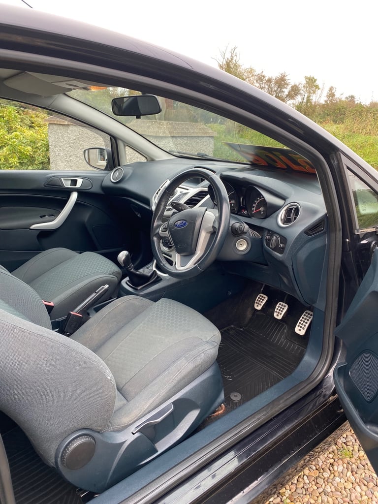 2012 Ford Fiesta 