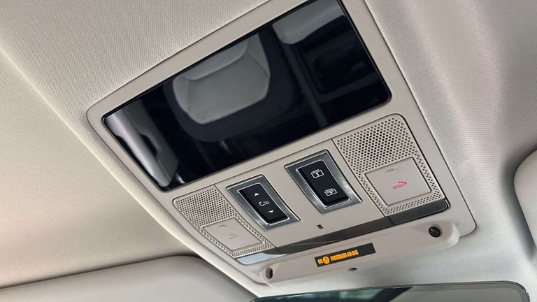 2024 Land Rover Defender 3.0 D250 X-Dynamic HSE 90 3dr Auto ESTATE DIESEL Automatic