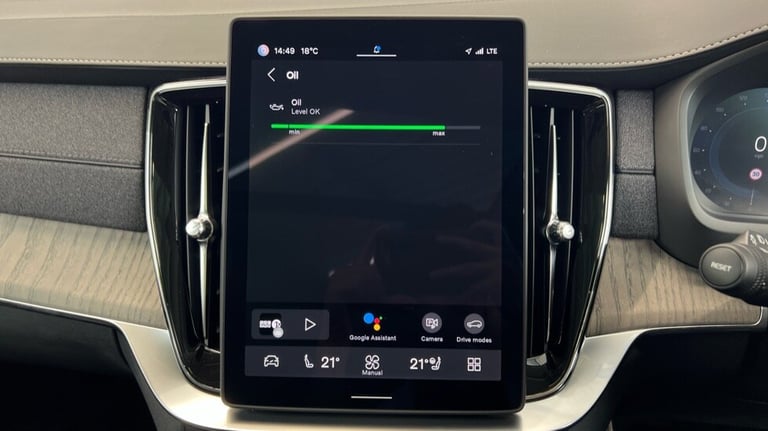 2025 Volvo XC90 Ultra, T8 AWD Plug-in hybrid, Dark, 7 Seats (BLIS, Panoramic Sunroof) Estate Petr...