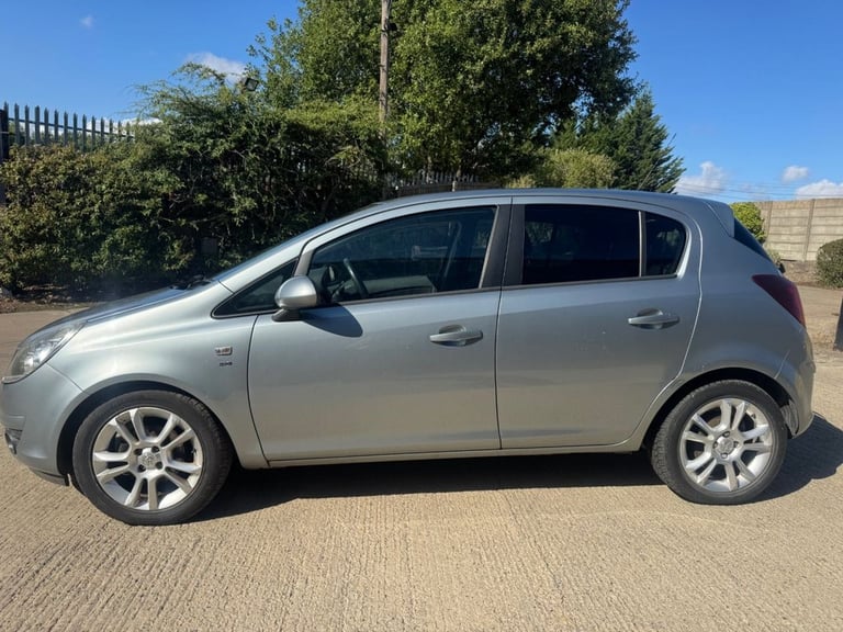 VAUXHALL CORSA SXI 1.2 5 DOOR*LOW MILEAGE*ONE LADY OWNER PAST 9 YEARS*ALLOYS*AC* - Image 2