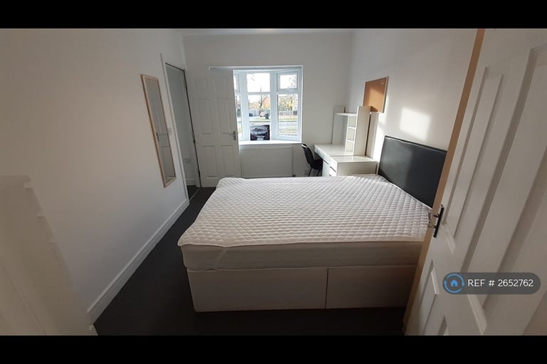 5 bedroom house in Charter Avenue, Coventry, CV4 (5 bed) (#2652762)