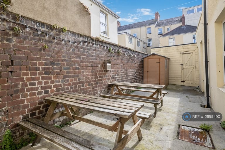 13 bedroom house in Queen Anne Terrace, Plymouth, PL4 (13 bed) (#2655490)