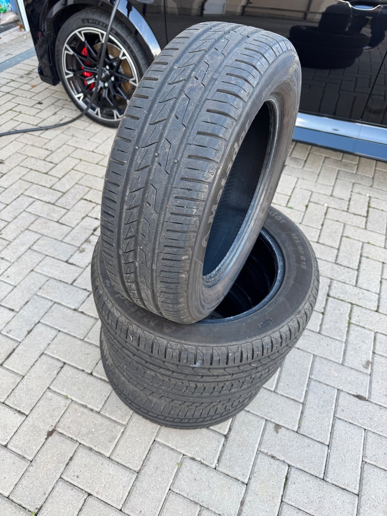 image for Set of 4 like new tyres 185/60/15