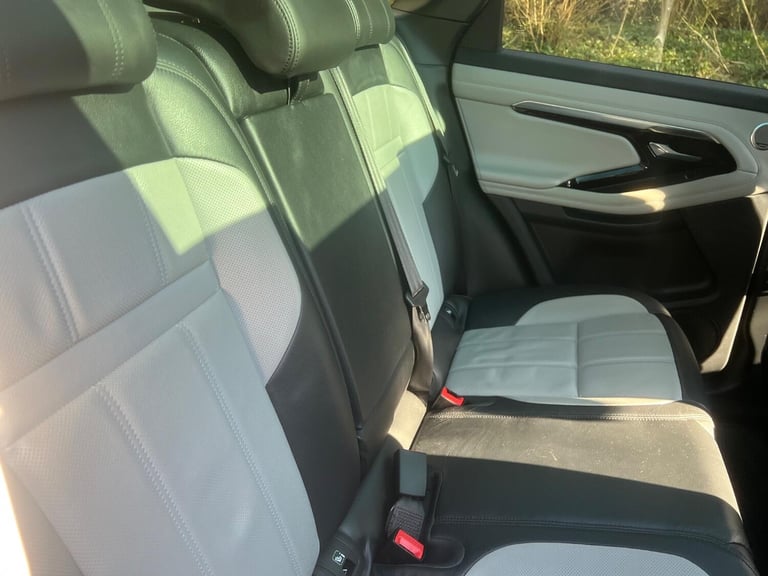 LAND ROVER RANGE ROVER EVOQUE 2.0 D180 First Edition White Auto Diesel 2019