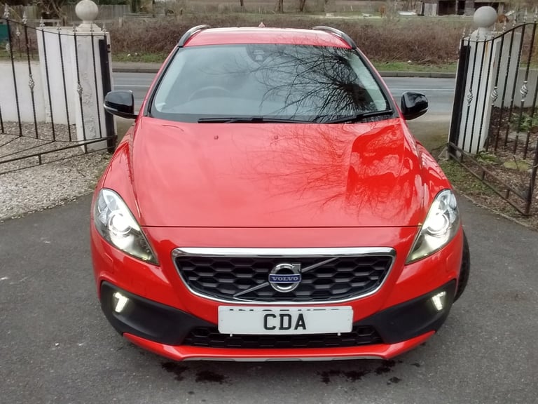 2015 Volvo V40 Cross Country D2 [120] FSH Cross Country Lux 5dr HATCHBACK Diesel Manual